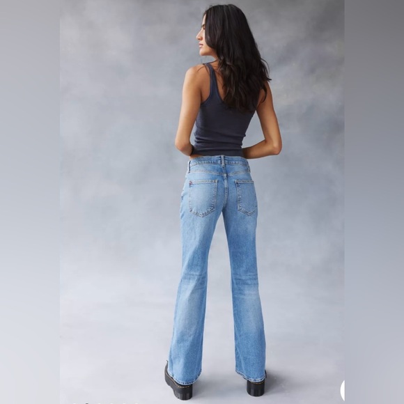 ☀️Boho BDG Low-Rise Flare Jeans- No longer avaible in stores❣️☀️ - Picture 2 of 5